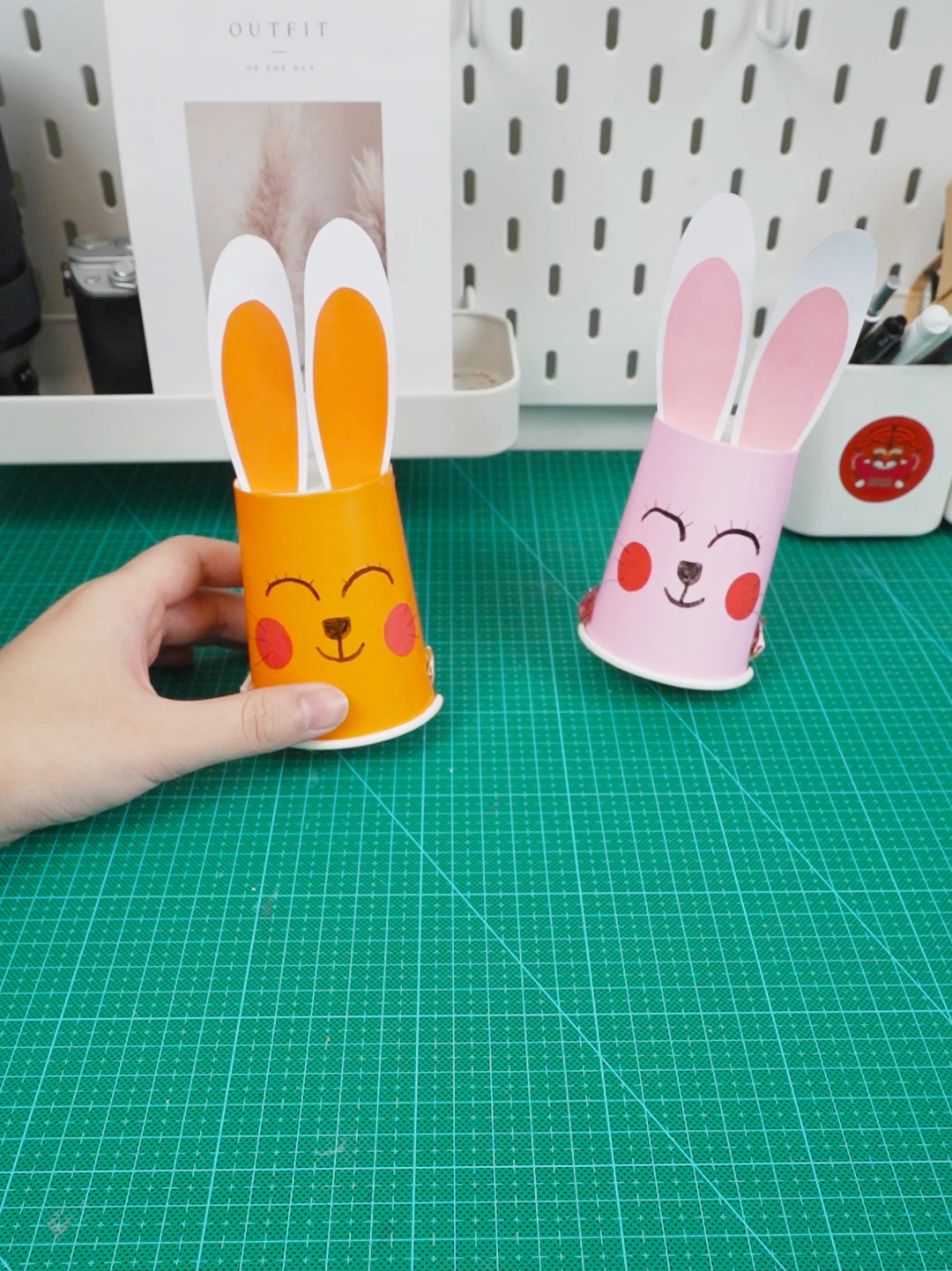 一次性纸杯不要扔,制作一个会跑步的小白兔