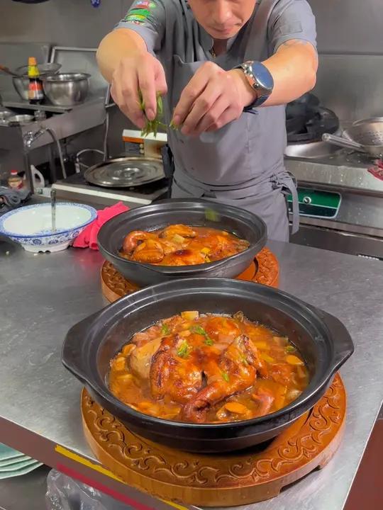 神仙鸡酱汁 酱汁比例:黄酒1200克、海天生抽90克,柱候酱18克、冰糖21克、李锦记蚝油