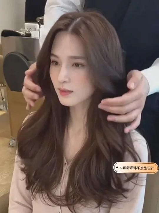 少发妹纸必备烫发～韩系气垫烫发!蓬松法式烫超温暖喔～～而且也很温柔很显气质,轻松打造背影女