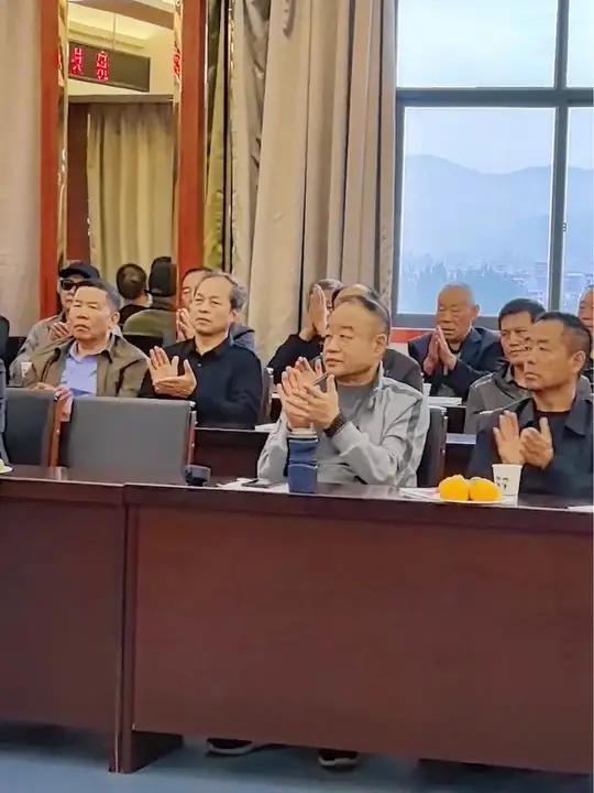 2024重阳节 心系桑榆警心依旧——房县公安局组织开展重阳节主题活动