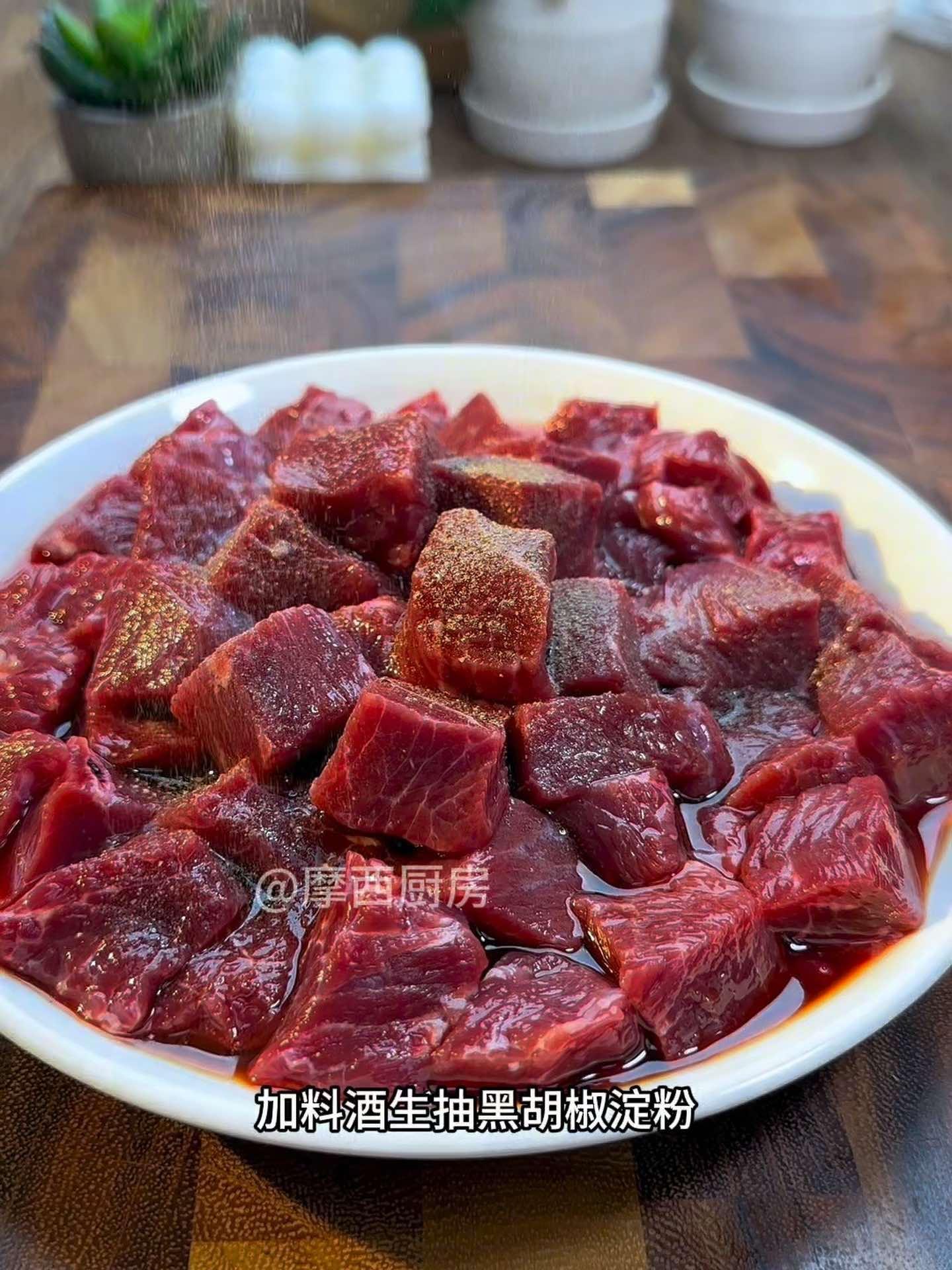 吃好2024年的最后一顿饭 以后想吃牛肉了,不要总是清炖和红烧了,我教你在家做和西餐厅一样