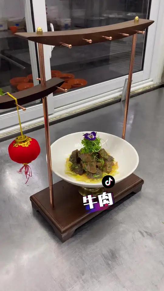春季新品 时令冷菜已上市香椿拌牛仔粒 高端食材 唯美食不能辜负 创作灵感 舌尖