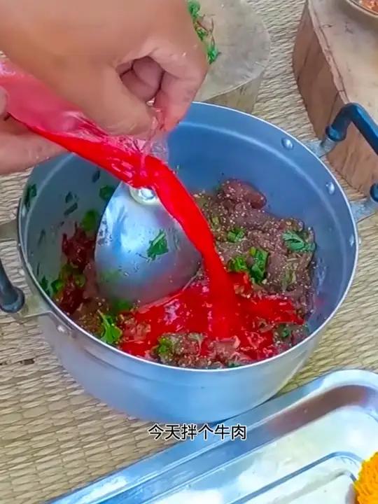 泰式两种凉拌牛肉牛瘪苦胆料汁 内容启发搜索泰国有哪些神奇美食一顿操作猛如虎泰国大叔内容启发