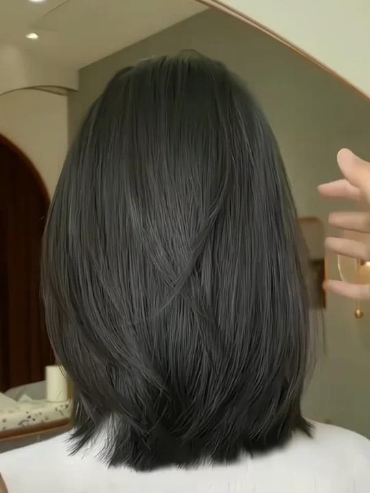 搭肩锁骨发 锁骨发女生中短发发型齐肩减龄显气质款 2023女生。女生短发发型 齐肩小短发,