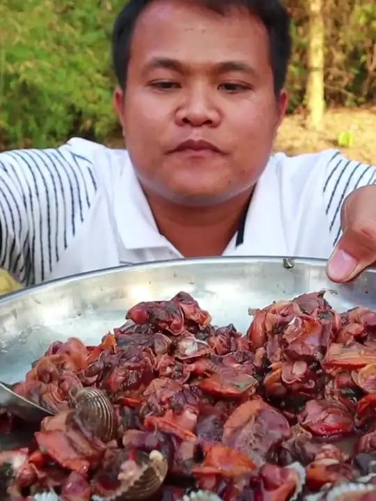 鲜辣酱汁凉拌小毛蛤肉鲜嫩多汁 泰国大叔内容启发搜索泰国美食泰国生活泰国海鲜