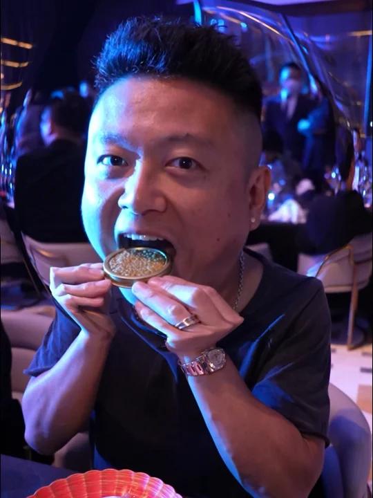 火到近万元都一票难求的全球top级菜单!今天就带大家打卡米其林天花板级别的盛宴——卡露伽星