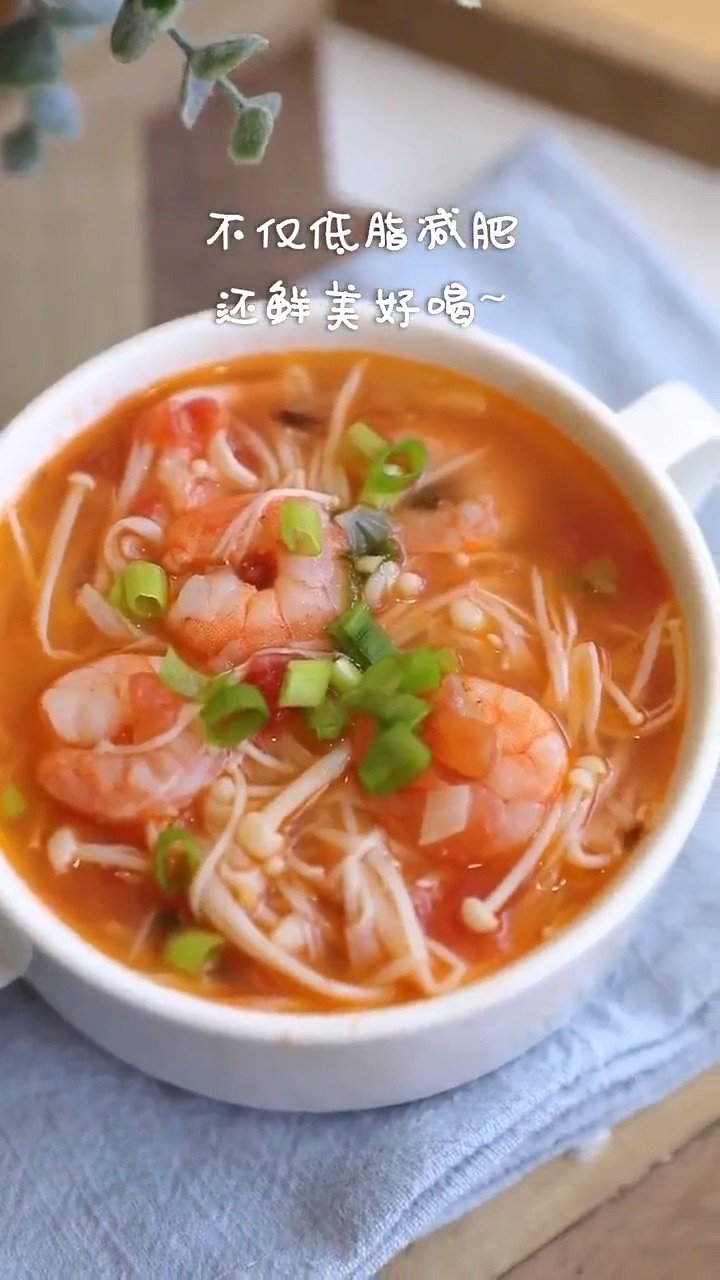 夏日晚餐你最常吃什么「健康美味的番茄虾仁汤」营养健康的番茄虾仁汤,做法超级简单,好吃还健康