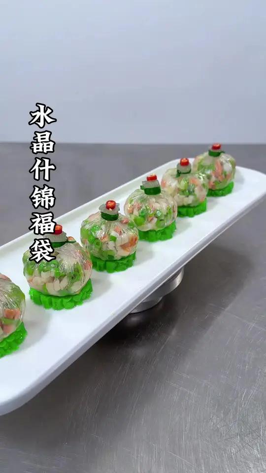 用春卷皮也能做出水晶福袋的样子 寓意福气满满 好运连连,鲜嫩多汁做法简单