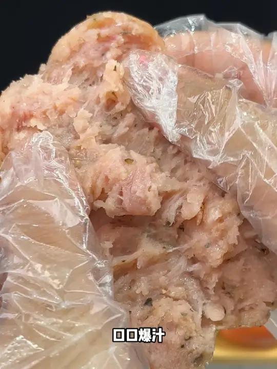 吃 烤肠 吗?滋滋冒油,满满都是肉的 地道肠 哦!肉肠 空气炸锅美食