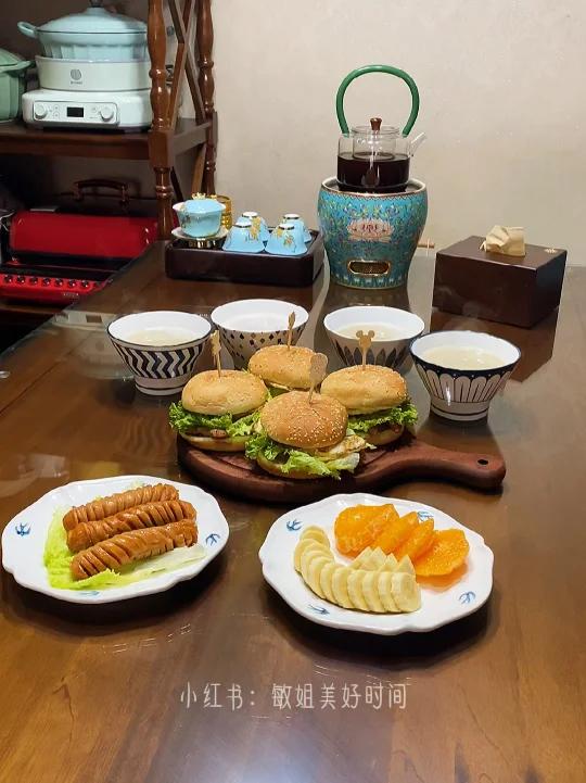 生活一地鸡毛的时候,慢慢把它捡起来,做成鸡毛掸子,然后鞭策生活;愿我们都能苦练72变,笑对