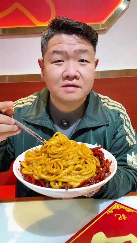 杨小涛跷脚牛肉面你能挑战成功不？