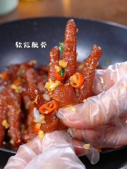 长城午餐 这样做的虎皮鸡爪 软糯脱骨 一嗦就化,一口气能吃10多个