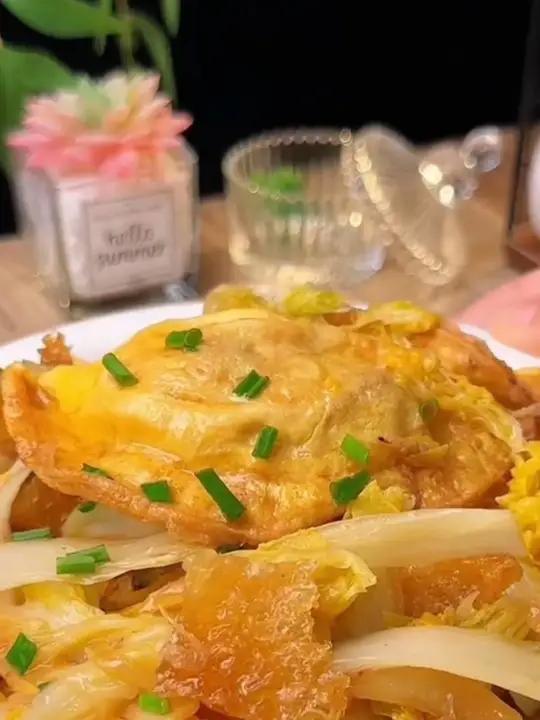 年夜饭的餐桌上一定少不了这个黄金蛋饺,寓意招财进宝,来年蒸蒸日上