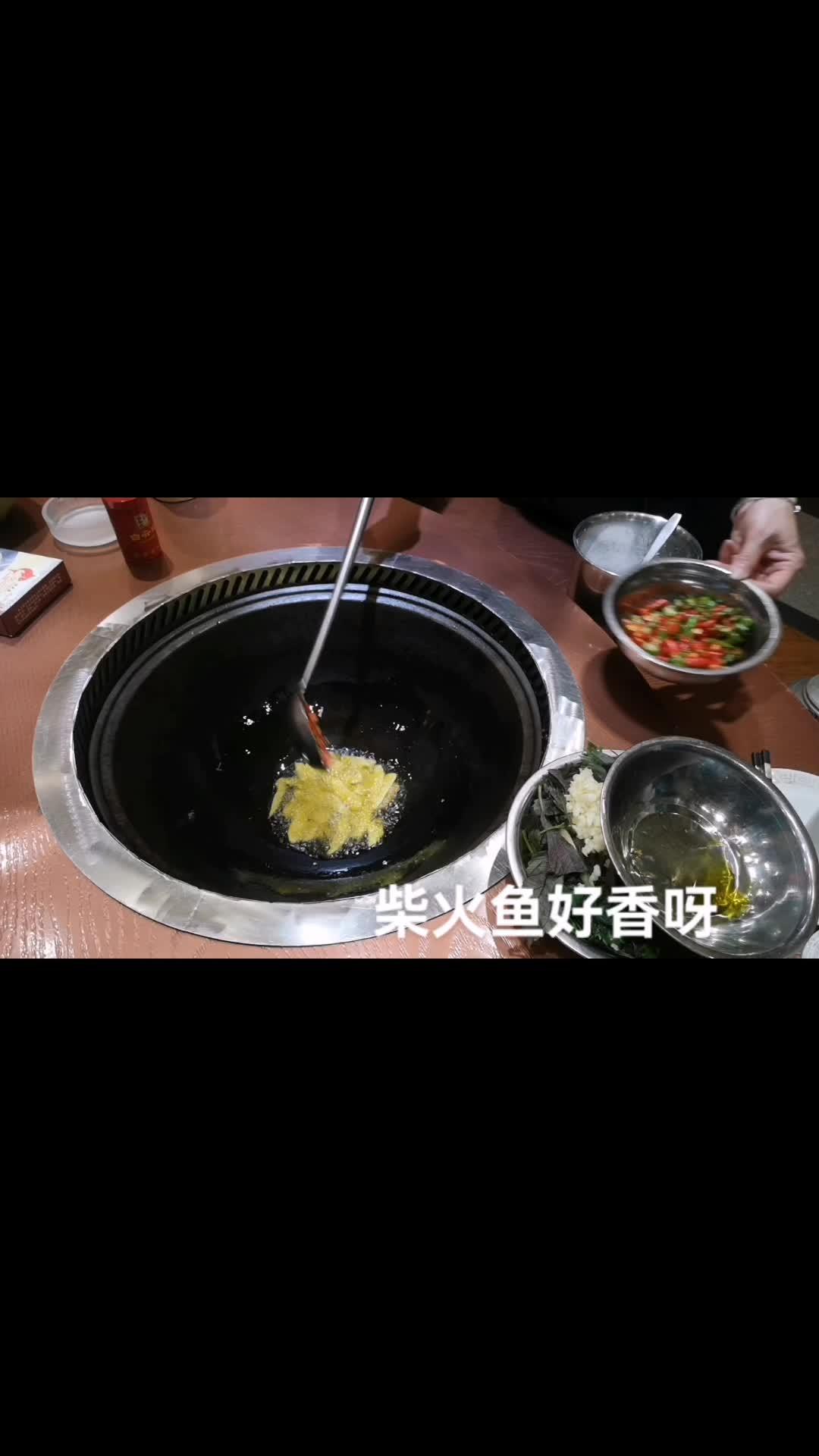柴火鱼是这样做的 农家柴火灶 美食 @抖音短视频 @含之 @桂林一剑 @闲云居方 @卓琳l