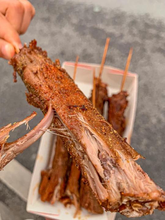 给我锁死武汉这个卤味烤鸭脖巨巨巨好吃