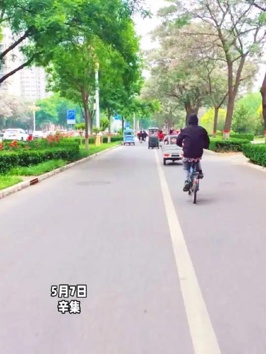 世界那么大,有人对你好是值得骄傲的一件事。钱能买到你想要的任何奢侈品,但是你用多少钱也无法