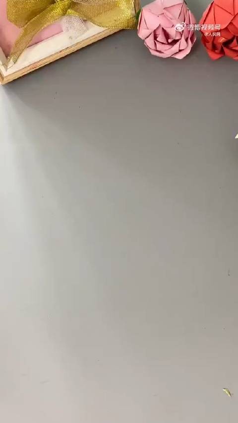 「收藏!玉米皮编小鱼手工教程」零基础手工课剥下来的玉米皮不要扔,一起编个可爱的小鱼吧。简单