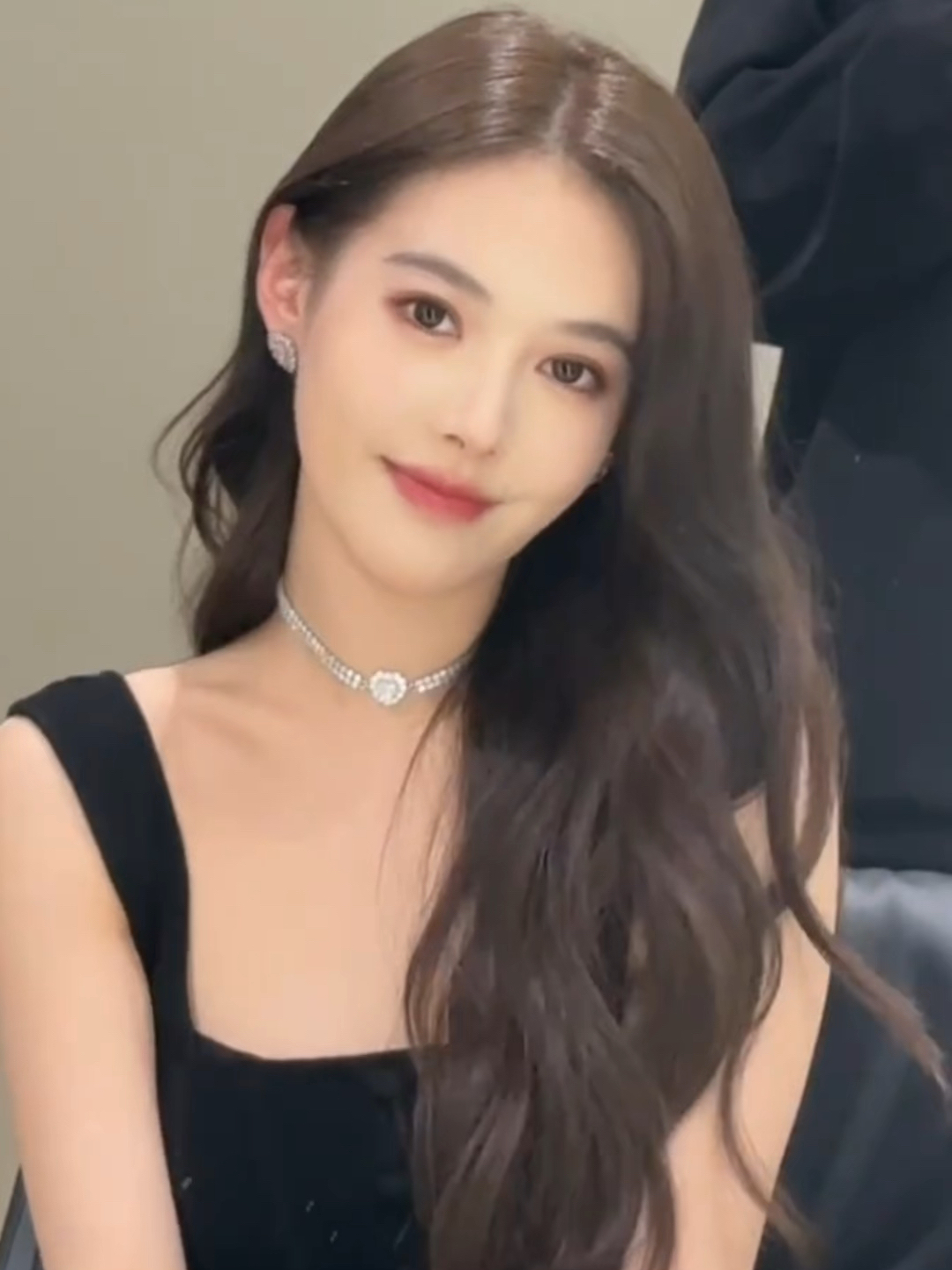 奶茶冷棕色～染完告别浓妆显白好看