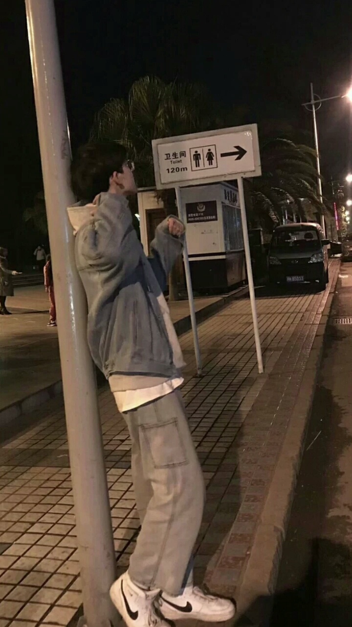 真人伤感男生头像