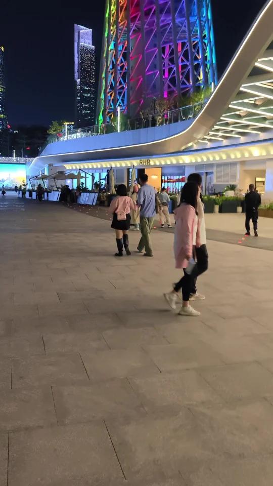 麦麦上塔了!有人科普一下代言人吗?