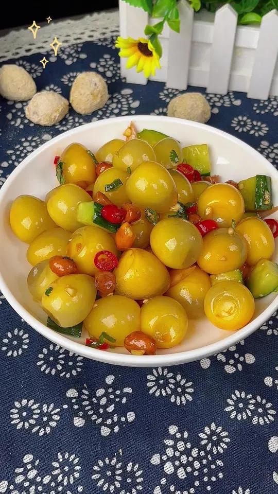 夏天做上这道凉拌鹌鹑小变蛋，下饭又下9，真的太好吃了