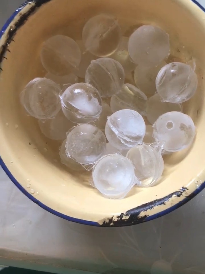 冰弹子下凉面,今天,自贡天气42度