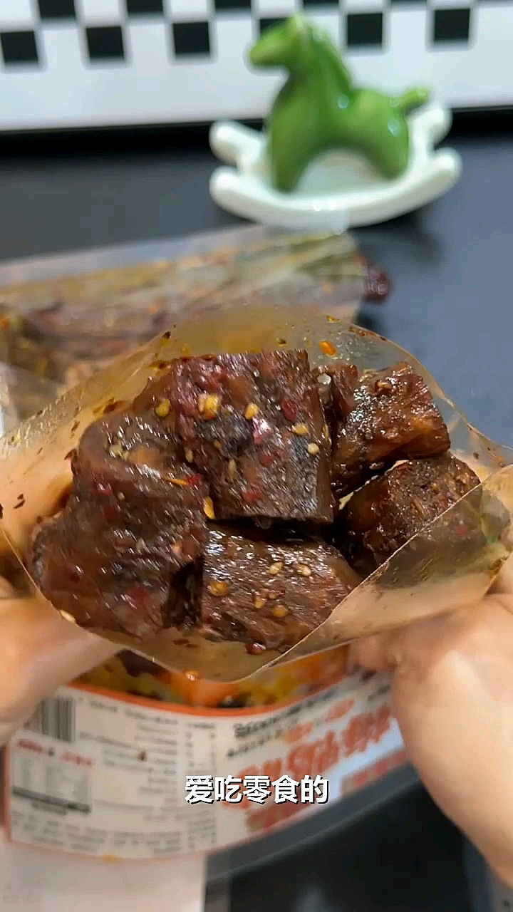 辣味鸭脖鸭翅好吃又解馋