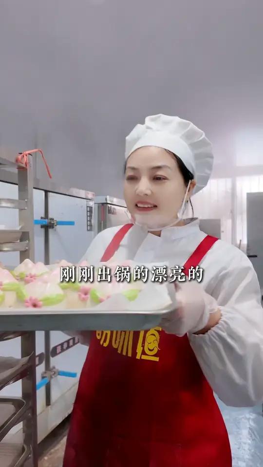 咱王哥庄大馒头里的小寿桃太绝了!