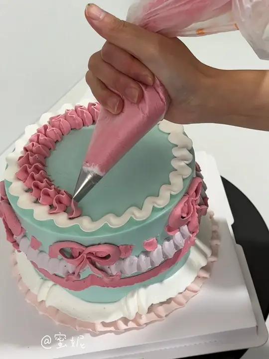 生日蛋糕裱花教程 蛋糕教程 生日蛋糕 视频同款花嘴左下角