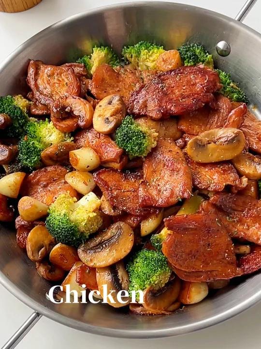 好吃不长肉的黑椒口蘑炒鸡胸肉低卡低脂餐