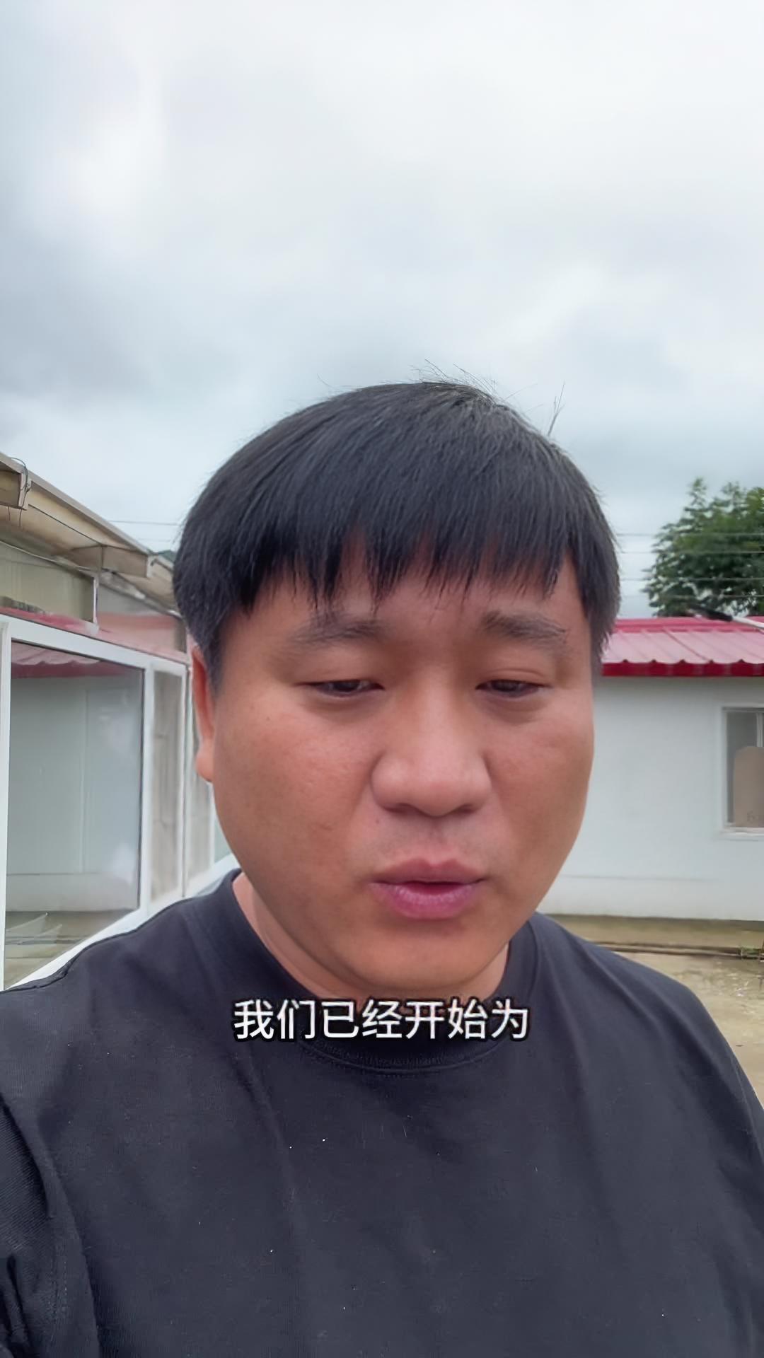 南方还在过夏天,东北已经开始存冬储了,种了一吨的白菜不知道够吃吗?南北差异 东北冬储菜 农