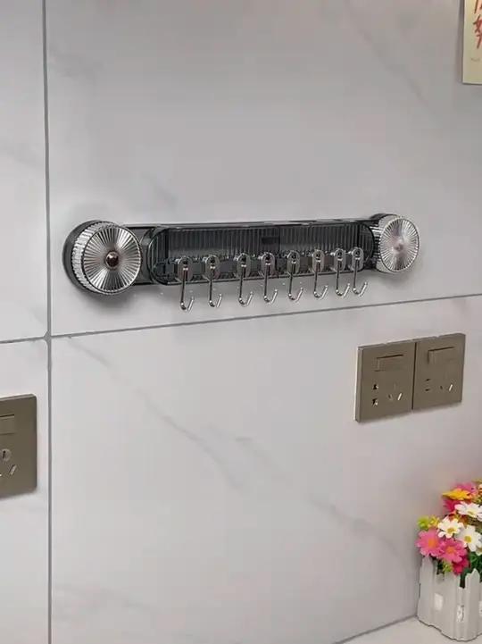 想要家里厨房不再乱糟糟,可以在墙上安个这种免打孔安装的置物架,切水果的,切肉的刀具都能分开