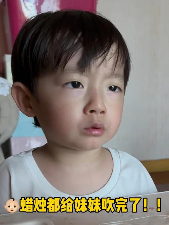 龙凤胎小老哥:过个生日也太难了……