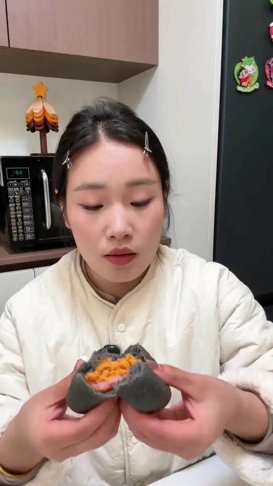 管理期可以吃的欧包,还是肉松馅的,好吃不贵,热量还低#管理期零食 #低卡零食 #零食推荐 