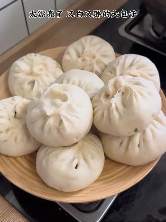 外边的大鱼大肉也比不上妈妈包的包子,你有多久没吃到妈妈包的包子了