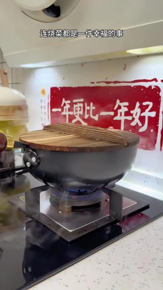 精致又接地气儿的章丘铁锅炒菜特别有锅气还很香!无涂层使用也更放心!