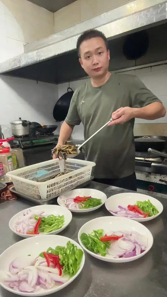 爆炒鳝鱼丝 来个爆炒鳝鱼丝