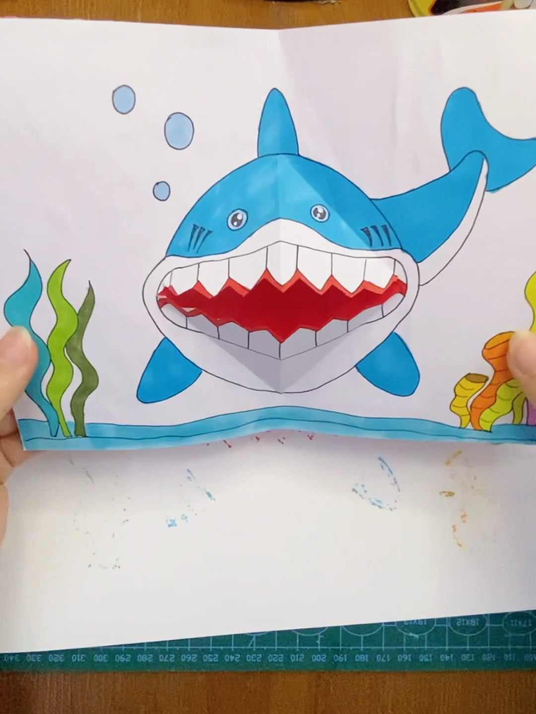 亲子手工大嘴鲨鱼制作教程