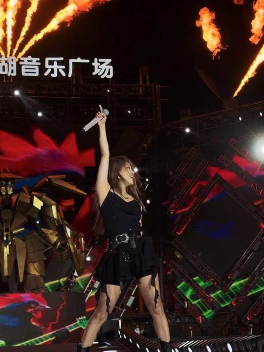 王蓉的小鸡小鸡太燃了，现场已燃爆