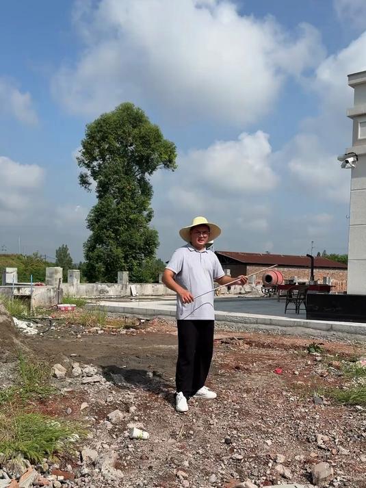 终于开始规划菜园啦!买了 5吨营养土改善土壤,这样可以吗?