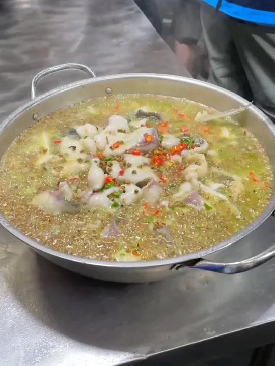 青椒鱼火锅详细做法,想学的来我教你。无需加盟费,无需大厨