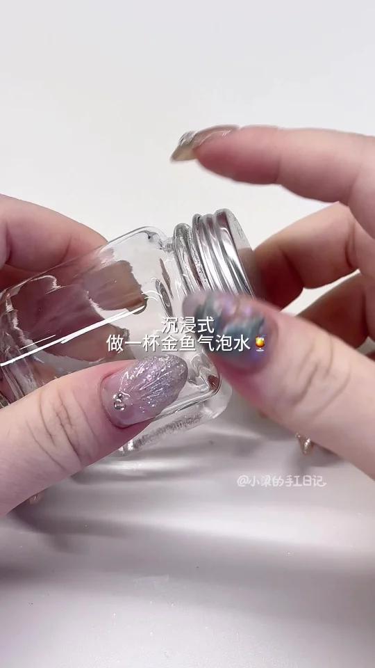 晚间手工沉浸式做一杯金鱼气泡水