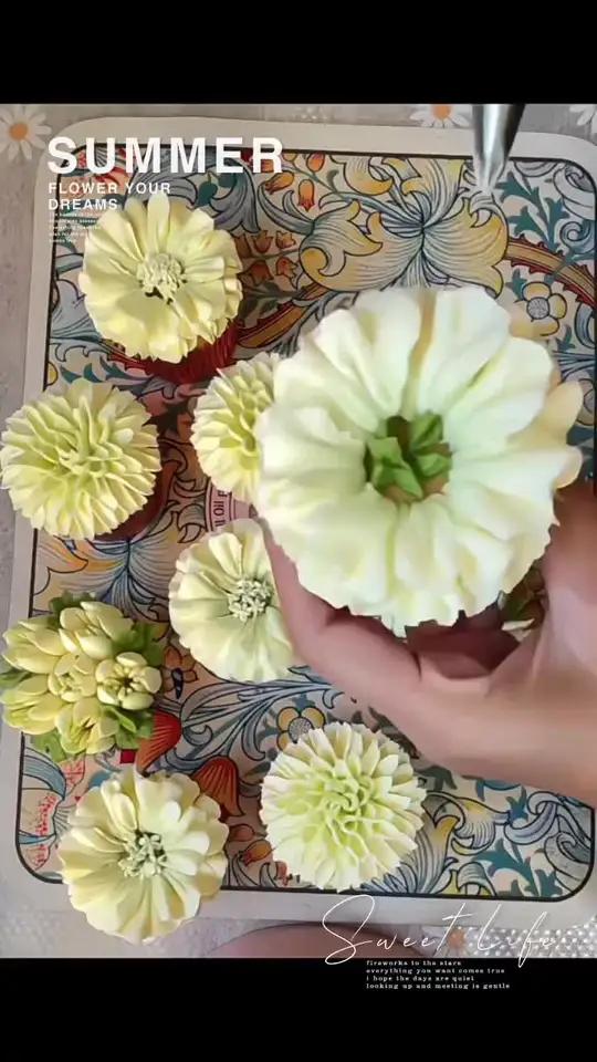 花束 喜欢吗,蛋糕裱花,纸杯裱花