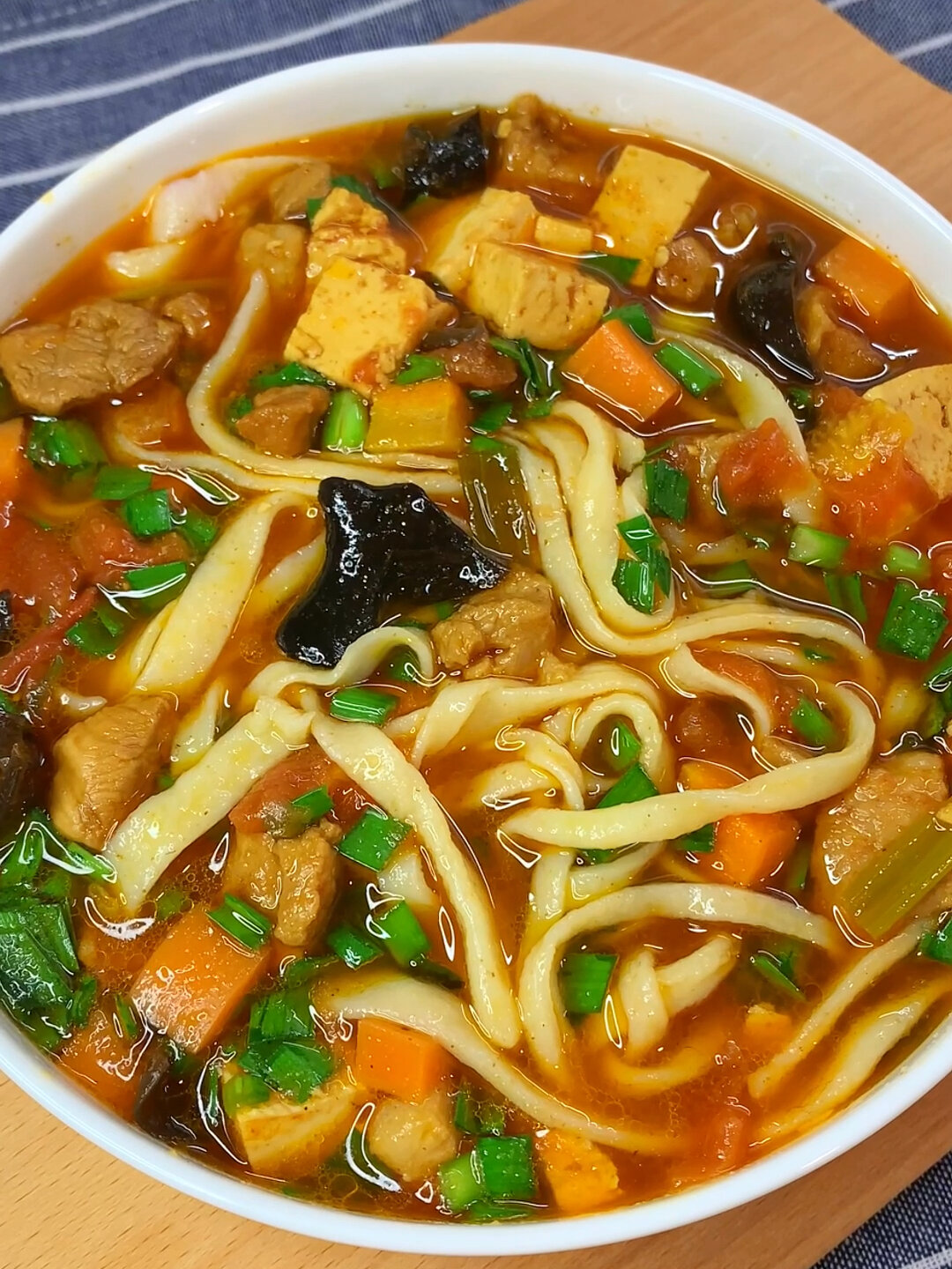 农家浇汤面!酸辣爽口也太好吃了