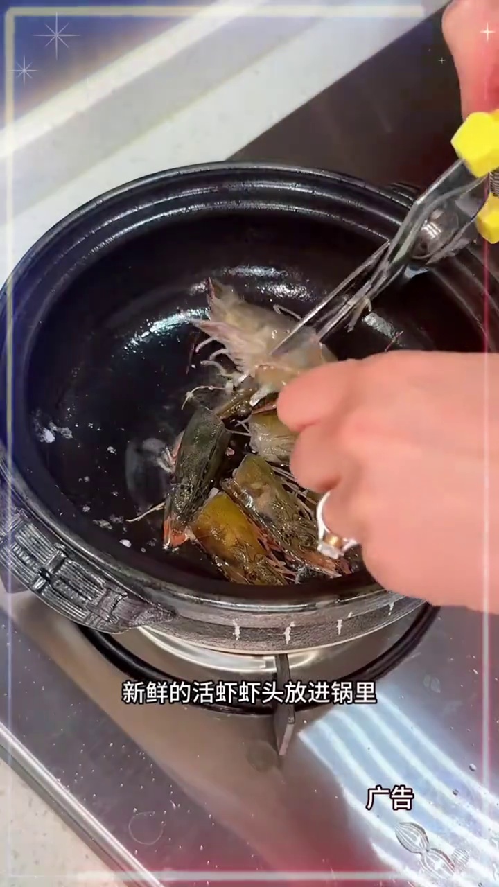 哎呀!真有黄瓜味呀!山东水果黄瓜巨甜巨脆巨好吃!咸鸭蛋