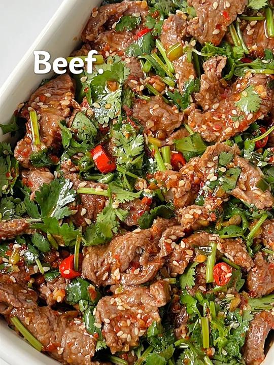 煮一煮拌一拌get香辣过瘾的香菜拌牛肉