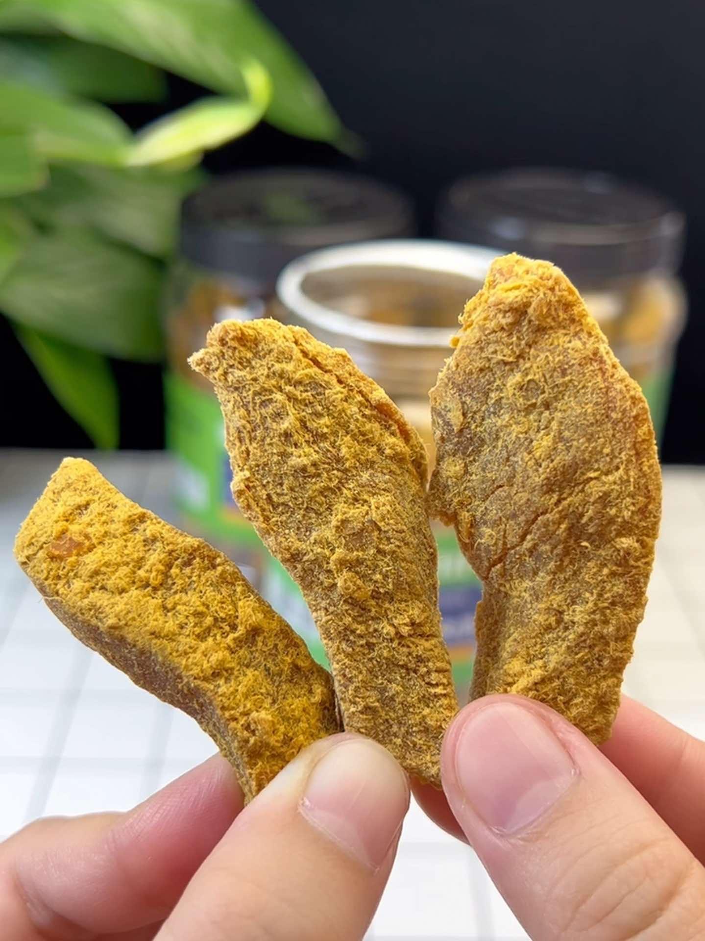 当你嘴馋,追剧想吃东西的时候,来一根手撕鸡肉条太赞了!纯正鸡胸肉低温烘干,锁鲜罐装 鸡肉条