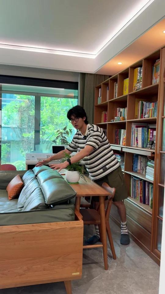 沙发背后空间不够,选个长条小书桌尊香!