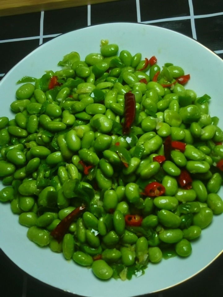 家常菜青椒炒毛豆