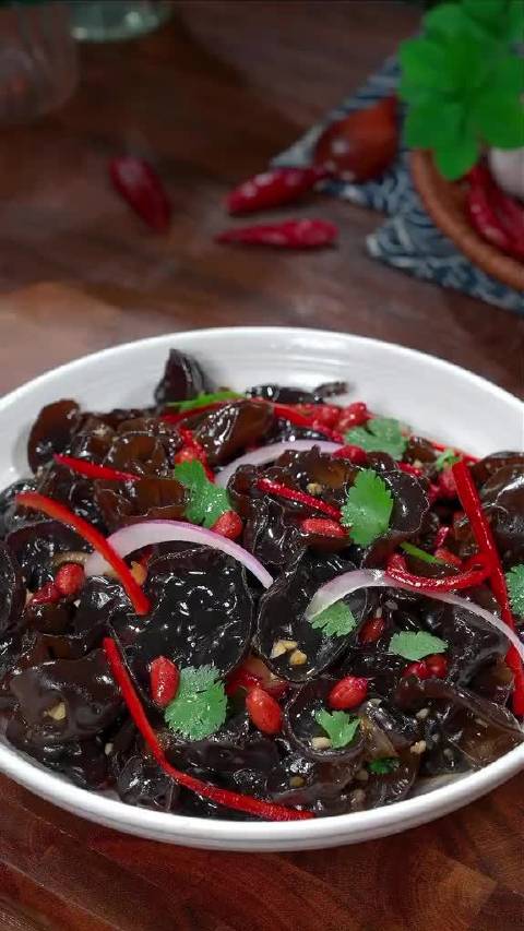 没有比吃一盘酸辣凉拌菜更治愈的了,好吃又解馋